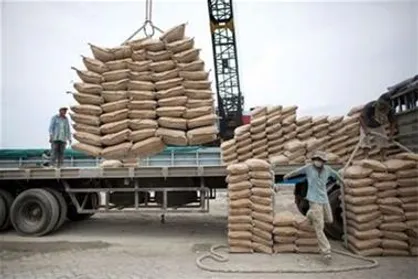 جمارانیان: ۷۰ درصد سیمان کشور را ۱۵ نفر خریدند