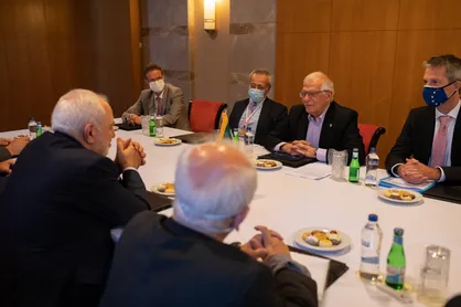 بورل: در دیدار با ظریف با توجه به انتخابات ایران خواستار ادامه تعهد تهران شدم