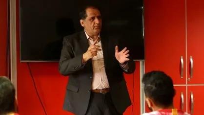 طلب ۸ میلیاردی سرپرست سابق از باشگاه / رسول پناه در ساختمان باشگاه حاضر شد