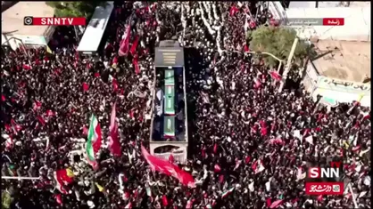 میزبان سربلند/ مشایعت باشکوه مهمان شهید از خیابان امام رضا تا حرم رضوی