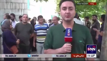 جمعیت زیادی در حال اضافه شدن به شعبه اخذ رای حسینیه ارشاد هستند