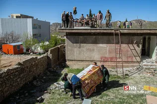 سی سخت، دوماه بعد از زلزله- گروه های جهادی مختلفی از ابتدای وقوع زلزله تا به امروز به کمک مردم منطقه شتافته اند.