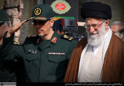 بازهم اعلام می&zwnj;کنیم توان دفاعی کشور قابل &laquo;مذاکره&raquo; نیست/ دانشگاه افسری امام علی (علیه&zwnj;السّلام) فیضیه ارتش است