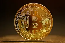 بیت‌کوین زیر فشار آمار اشتغال آمریکا؛ قیمت لحظه‌ای نزدیک ۸۰ هزار دلار
