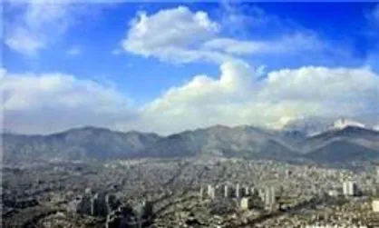 هوای تهران در مرز پاکی است