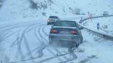 آغاز بارش برف، باران و مه‌گرفتگی در اکثر جاده‌ها