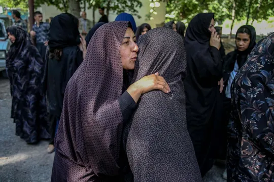 حرکت زائران پیاده امام رضا (ع) از چناران شهر