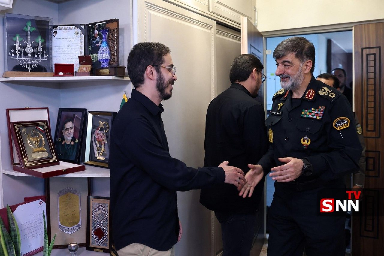 دیدار سردار رادان با خانواده شهیدان شیرازی، تنگسیری و نائینی دیدار سردار رادان با خانواده شهیدان شیرازی، تنگسیری و نائینی