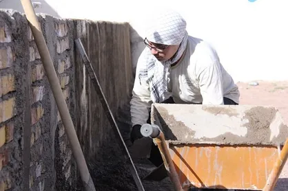 مرمت مدرسه شهید یاوری روستای طزرکش از سوی دانشجویان قزوینی
