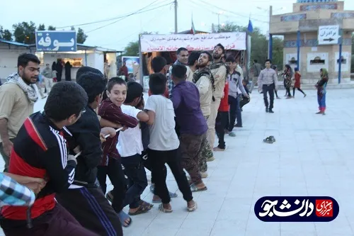 خدمت رسانی دانشجویان خوزستانی به سیل زدگان اسکان داده شده در یادمان شهدای هویزه