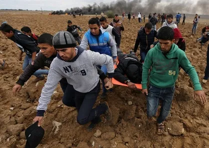 مجروحیت بیش از ۱۰۰ فلسطینی به ضرب گلوله صهیونیست&zwnj;ها