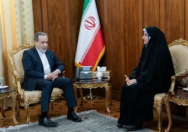 دیدار مهدیه اسفندیاری با وزیر امور خارجه