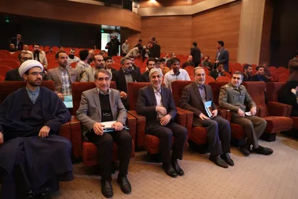 حضور کیومرث هاشمی در نخستین همایش ملی ورزش زورخانه&zwnj;ای