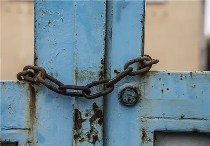 صدری: تعطیلی واحدهای صنعتی ناشی از سوء مدیریت است