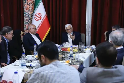 عارف: مبنای کار دولت اجرای برنامه هفتم و اصلاح ساختار اقتصادی است