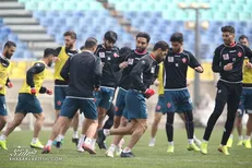 پیشنهاد ۵۰ میلیارد تومانی به برخی ستاره‌های پرسپولیس/ باشگاه پرسپولیس: بازیکنان عاشق را حفظ کنیم