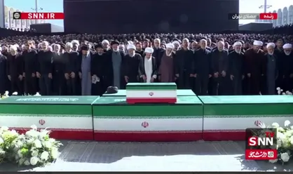 فیلم کامل اقامه نماز بر پیکر مطهر رهبر شهید توسط آیت&zwnj;الله جعفر سبحانی
