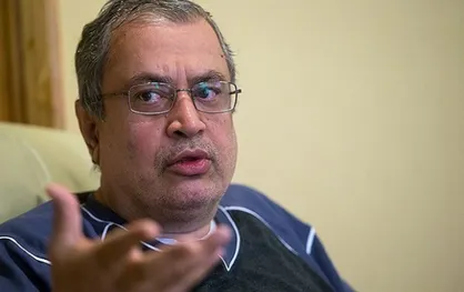 حجاریان: روحانی آدم ندارد (!)