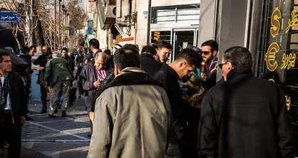 واکنش فعالان اقتصادی به شروع کار بازار ثانویه ارز؛ استقبال از دلار ۸۰۰۰ تومانی