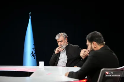 عزیزی: طرح ۱۲ ماده&zwnj;ای &laquo;امنیت پایدار و پیشرفت تنگه هرمز و خلیج فارس&raquo; در اولین فرصت تبدیل به قانون می&zwnj;شود/ شناور&zwnj;های کشور&zwnj;های متخاصم حق عبور از تنگه را ندارند + فیلم