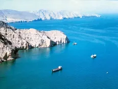 چرا تنگه هرمز اهمیت دارد؟