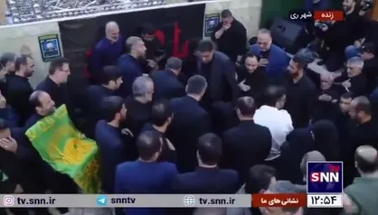 حضور مادر شهید سردار موسوی بر سر مزار مطهر ایشان