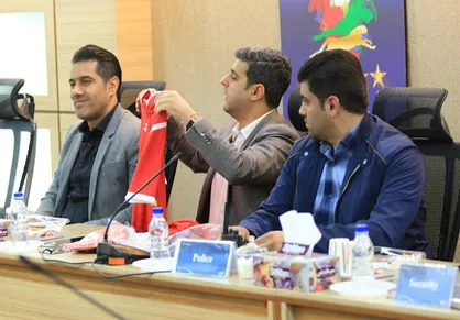 پرسپولیسی&zwnj;ها قرمز و سبز شدند، الوصل، زرد و آبی