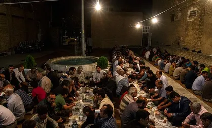 دانشجویان دانشگاه تهران در مناطق محروم شهر حضور میابند/ سفره افطار همزمان با ماه رمضان برای محرومان