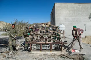 سی سخت، دوماه بعد از زلزله- گروه های جهادی مختلفی از ابتدای وقوع زلزله تا به امروز به کمک مردم منطقه شتافته اند.