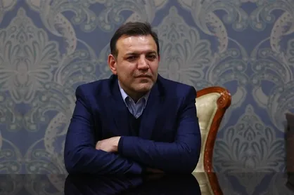 عزیزی&zwnj;خادم: بزرگان فوتبال سرپرستی تیم ملی را نپذیرفتند/ جلوی تیم عوض کردن مربیان در طول فصل را می&zwnj;گیریم