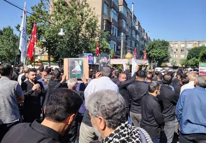 تشییع و تدفین باشکوه &laquo;شهید محافظ&raquo; در شهرری / سرلشکر سلامی: شهید سردار موسوی شخصیتی کاملا وارسته بود + فیلم