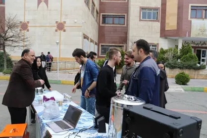 گل&zwnj;کاری کسبه در جشن انقلاب!