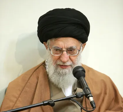 کاری کنید که نیروی انتظامی در چشم مردم مقتدر، عادل و هوشیار باشد