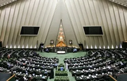 موافقت نمایندگان با ادامه جلسه علنی صبح امروز