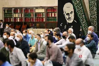 اقامه نماز عید فطر در مسجد دانشگاه تهران