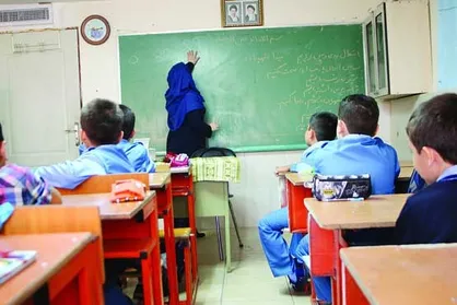 دولت همیشه به دانشگاه فرهنگیان کم لطفی کرده است/ ۲۰۰، ۳۰۰ هزار تومان حقوق دانشجو معلمان چیز زیادی نیست