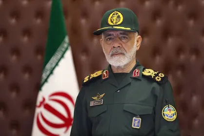 سرلشکر عبداللهی: مردم ایران با دست دکتر پزشکیان، در برابر دیدگان جهانیان، به رئیس&zwnj;جمهور جنایتکار آمریکا سیلی زدند + عکس