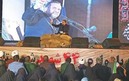 شهدا قطب نمای نجات در دنیای ظلمانی امروز هستند