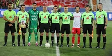 واکنش رئیس کمیته داوران به حرکت جنجالی کمک داور دربی