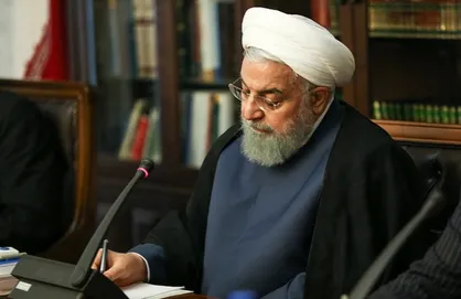 روحانی: ارتش چه در جنگ چه صلح پاسدار جان ایران است / دولت&zwnj;ها می&zwnj;آیند و می&zwnj;روند اما شما در تاریخ می&zwnj;مانید