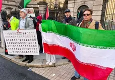 تجمع ایرلندی‌های ضد جنگ علیه ایران مقابل پارلمان این کشور