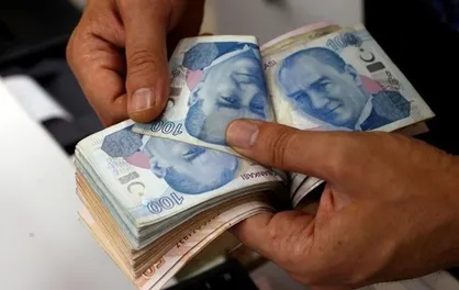 کاهش ارزش لیر در برابر دلار