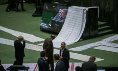 ماجرای ارسال پیامک‌های دانشجویان به نمایندگان مجلس چه بود؟!/ آقایان نماینده از دشمنان عصبانی باشید!