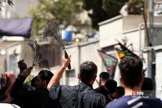عزاداری هیئت عاشقان حسینی در روز عاشورا 