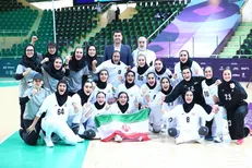 مدال برنز مسابقات کشورهای اسلامی برگردن دختران هندبالیست قمی