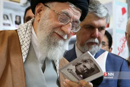 بازدید رهبر معظم انقلاب از نمایشگاه کتاب تهران