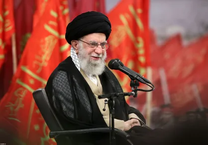 رهبرانقلاب: کار&zwnj;های دفاع مقدسی باید ۱۰۰ برابر شود / جوانانِ امروز می&zwnj;توانند تمام مشکلات کشور را حل کنند + فیلم