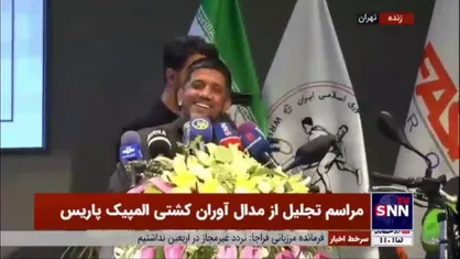 دبیر: زوری کت و شلوار تن من کردند/ کت و شلوار&zwnj;های من خاک می&zwnj;خورد؛ ۱۰ سال است نپوشیدم