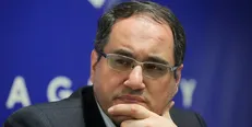 پژوهشگران دانشگاه آزاد تسهیلات مالی دریافت می‌کنند