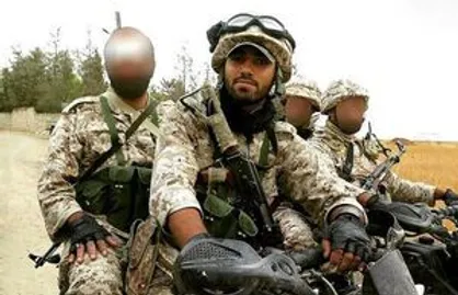 &laquo;حاج قاسم&raquo; با انگشتر شهید مدافع حرم، چه کرد؟ + عکس